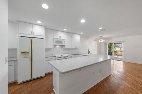 Townhouse in Tampa, Florida 2 bedrooms, 185.8 sq.m. № 2393574 - photo 15