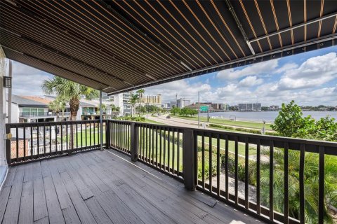 Townhouse in Tampa, Florida 2 bedrooms, 185.8 sq.m. № 2393574 - photo 25