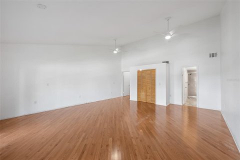 Townhouse in Tampa, Florida 2 bedrooms, 185.8 sq.m. № 2393574 - photo 27