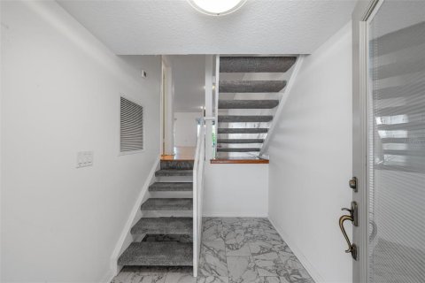 Townhouse in Tampa, Florida 2 bedrooms, 185.8 sq.m. № 2393574 - photo 5