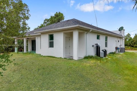 Casa en venta en Lehigh Acres, Florida, 3 dormitorios, 155.89 m2 № 1922283 - foto 19