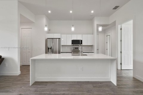 Casa en venta en Lehigh Acres, Florida, 3 dormitorios, 155.89 m2 № 1922283 - foto 6