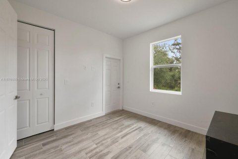 Casa en venta en Lehigh Acres, Florida, 3 dormitorios, 155.89 m2 № 1922283 - foto 18