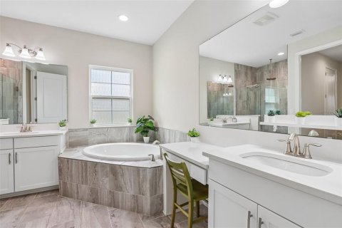 House in Apollo Beach, Florida 4 bedrooms, 299.89 sq.m. № 2223728 - photo 27