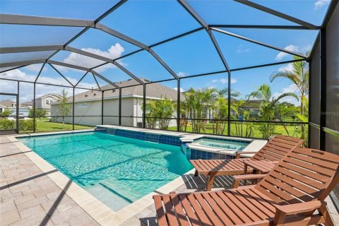 House in Apollo Beach, Florida 4 bedrooms, 299.89 sq.m. № 2223728 - photo 2
