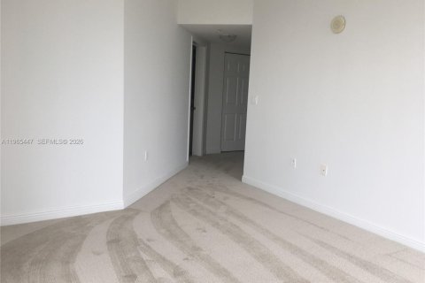 Condo in Hallandale Beach, Florida, 2 bedrooms  № 2027020 - photo 14