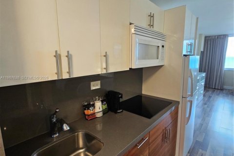 Copropriété à vendre à Sunny Isles Beach, Floride: 38.09 m2 № 2048971 - photo 5