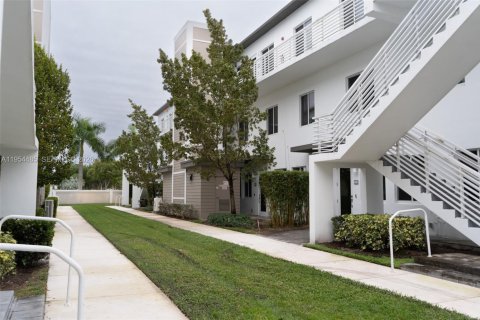 Condominio en Doral, Florida, 3 dormitorios  № 2010145