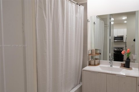 Condominio en alquiler en Doral, Florida, 3 dormitorios, 102.38 m2 № 2010145 - foto 11