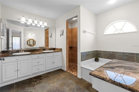House in Bradenton, Florida 3 bedrooms, 168.34 sq.m. № 1776833 - photo 29
