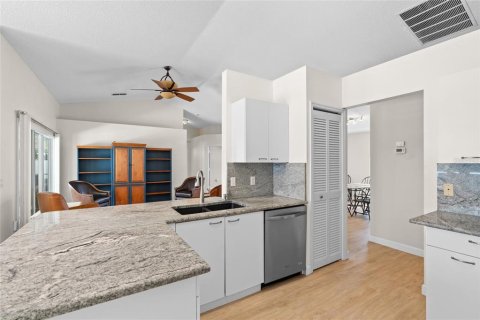 House in Bradenton, Florida 3 bedrooms, 168.34 sq.m. № 1776833 - photo 14
