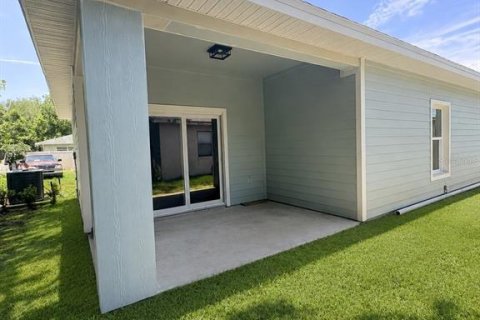 Villa ou maison à louer à New Smyrna Beach, Floride: 3 chambres, 142.79 m2 № 2100948 - photo 6