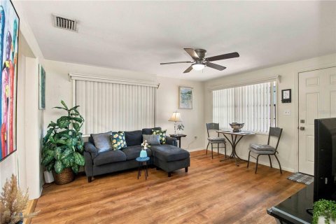 Apartment in Sarasota, Florida 3 bedrooms, 99.22 sq.m. № 2399081 - photo 6