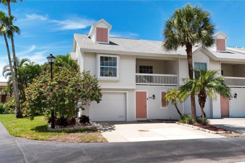 Condo in Treasure Island, Florida, 2 bedrooms № 2360584
