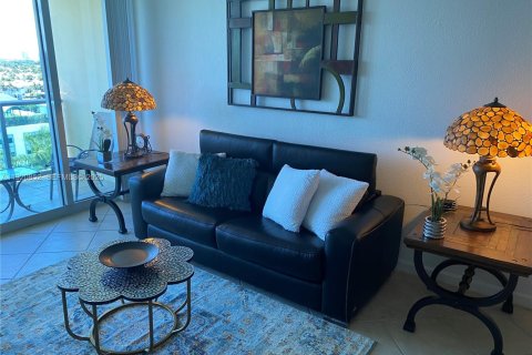 Condo in Hollywood, Florida, 1 bedroom  № 2039218 - photo 25