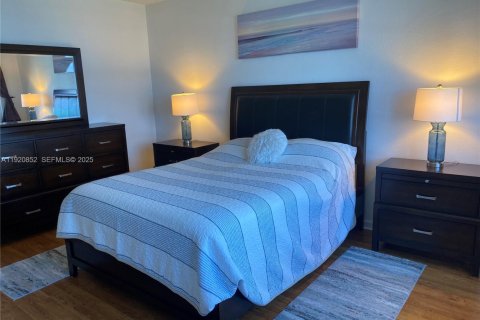 Condo in Hollywood, Florida, 1 bedroom  № 2039218 - photo 20