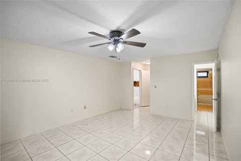 Casa en venta en Weston, Florida, 3 dormitorios, 139.35 m2 № 1890016 - foto 14