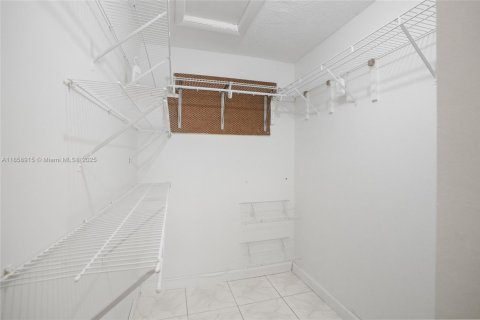 Casa en venta en Weston, Florida, 3 dormitorios, 139.35 m2 № 1890016 - foto 21