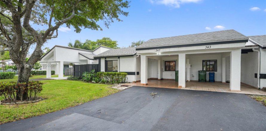 Casa en Weston, Florida 3 dormitorios, 139.35 m2 № 1890016