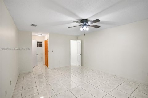 Casa en venta en Weston, Florida, 3 dormitorios, 139.35 m2 № 1890016 - foto 13