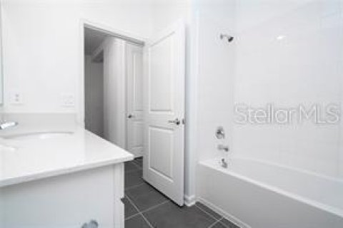 House in Davenport, Florida 3 bedrooms, 171.68 sq.m. № 1769209 - photo 18