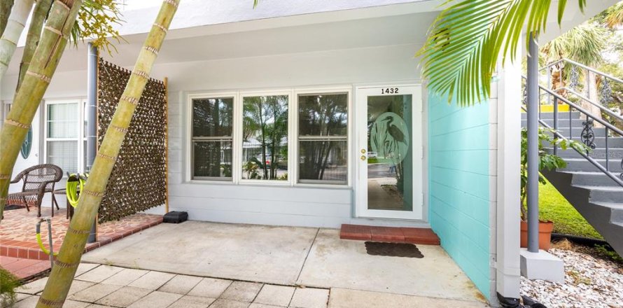 Condominio en Kenneth City, Florida, 1 dormitorio  № 1873431