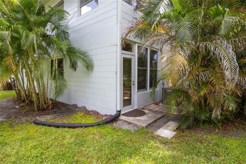 Condominio en venta en Kenneth City, Florida, 1 dormitorio, 65.96 m2 № 1873431 - foto 23