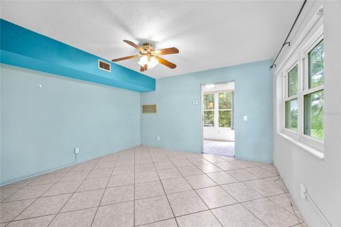 Condominio en venta en Kenneth City, Florida, 1 dormitorio, 65.96 m2 № 1873431 - foto 16