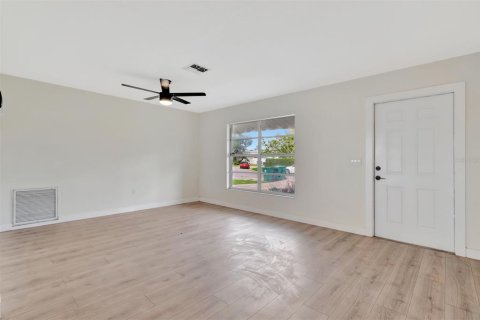 Villa ou maison à vendre à Palmetto, Floride: 2 chambres, 108.05 m2 № 2112393 - photo 4