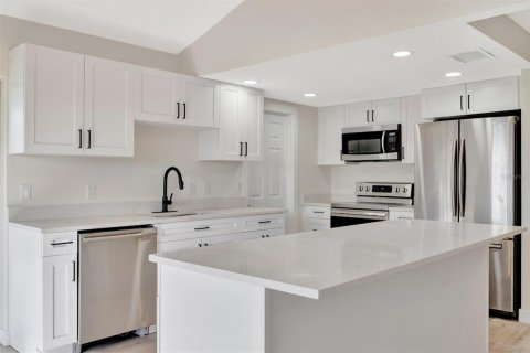 Villa ou maison à vendre à Palmetto, Floride: 2 chambres, 108.05 m2 № 2112393 - photo 10