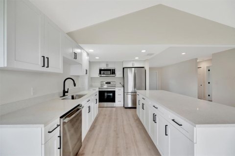 Villa ou maison à vendre à Palmetto, Floride: 2 chambres, 108.05 m2 № 2112393 - photo 13