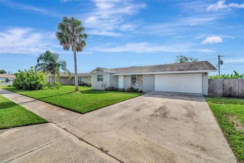 Villa ou maison à vendre à Palmetto, Floride: 2 chambres, 108.05 m2 № 2112393 - photo 2