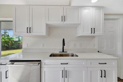 Villa ou maison à vendre à Palmetto, Floride: 2 chambres, 108.05 m2 № 2112393 - photo 15