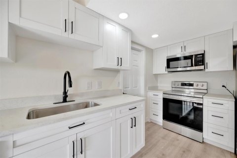 Villa ou maison à vendre à Palmetto, Floride: 2 chambres, 108.05 m2 № 2112393 - photo 14