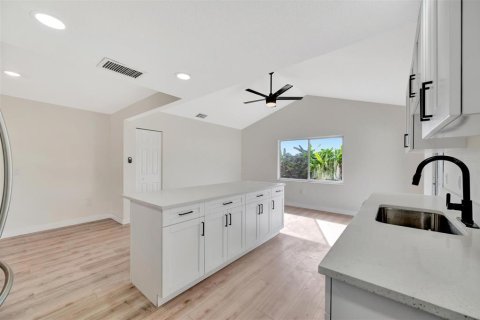 Villa ou maison à vendre à Palmetto, Floride: 2 chambres, 108.05 m2 № 2112393 - photo 16