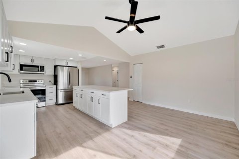 Villa ou maison à vendre à Palmetto, Floride: 2 chambres, 108.05 m2 № 2112393 - photo 12