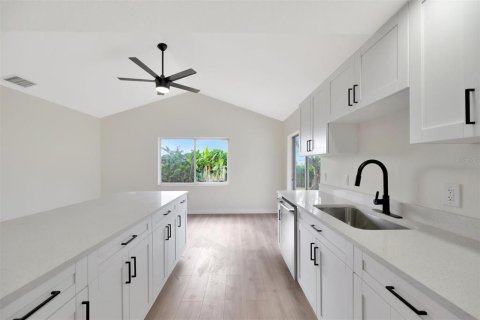 Villa ou maison à vendre à Palmetto, Floride: 2 chambres, 108.05 m2 № 2112393 - photo 18