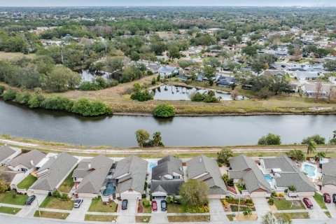 House in Tampa, Florida 3 bedrooms, 166.02 sq.m. № 1854668 - photo 21