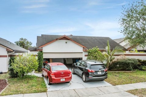 House in Tampa, Florida 3 bedrooms, 166.02 sq.m. № 1854668 - photo 2