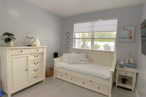 House in Miami, Florida 5 bedrooms, 239.97 sq.m. № 1772454 - photo 27