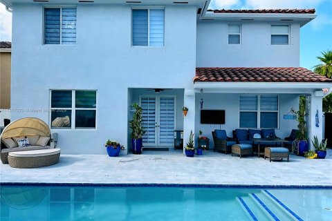 House in Miami, Florida 5 bedrooms, 239.97 sq.m. № 1772454 - photo 8