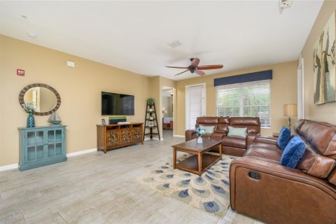 Copropriété à vendre à Orlando, Floride: 2 chambres, 169.36 m2 № 1721601 - photo 4