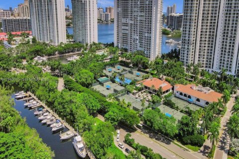 Condominio en venta en Aventura, Florida, 2 dormitorios, 177.26 m2 № 2000650 - foto 4