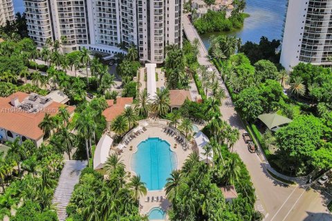 Condominio en venta en Aventura, Florida, 2 dormitorios, 177.26 m2 № 2000650 - foto 6