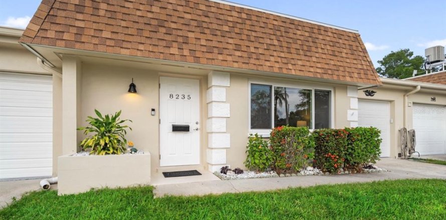 Villa ou maison à Pinellas Park, Floride 1 chambre, 83.8 m2 № 2199489