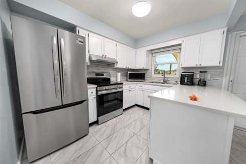 Villa ou maison à vendre à Pinellas Park, Floride: 1 chambre, 83.8 m2 № 2199489 - photo 9