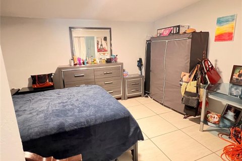 Casa en venta en Tampa, Florida, 3 dormitorios, 144.74 m2 № 1721498 - foto 12