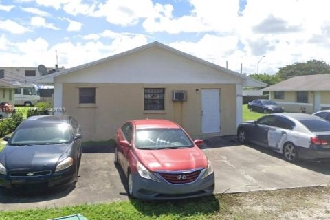 Propiedad comercial en Miami, Florida 193.98 m2 № 2019107