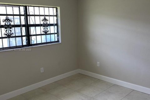 Commercial property in Miami, Florida 193.98 sq.m. № 2019107 - photo 7