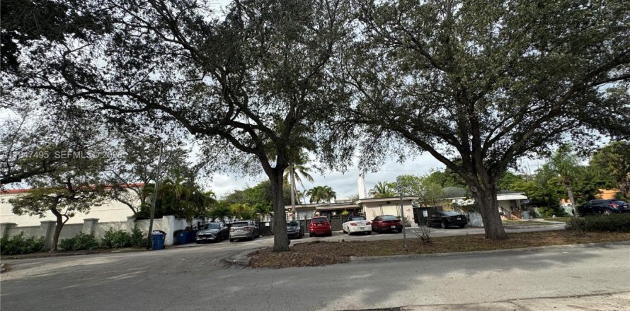 Квартира в Холливуд, Флорида 1 спальня, 270.44м2 № 2004297